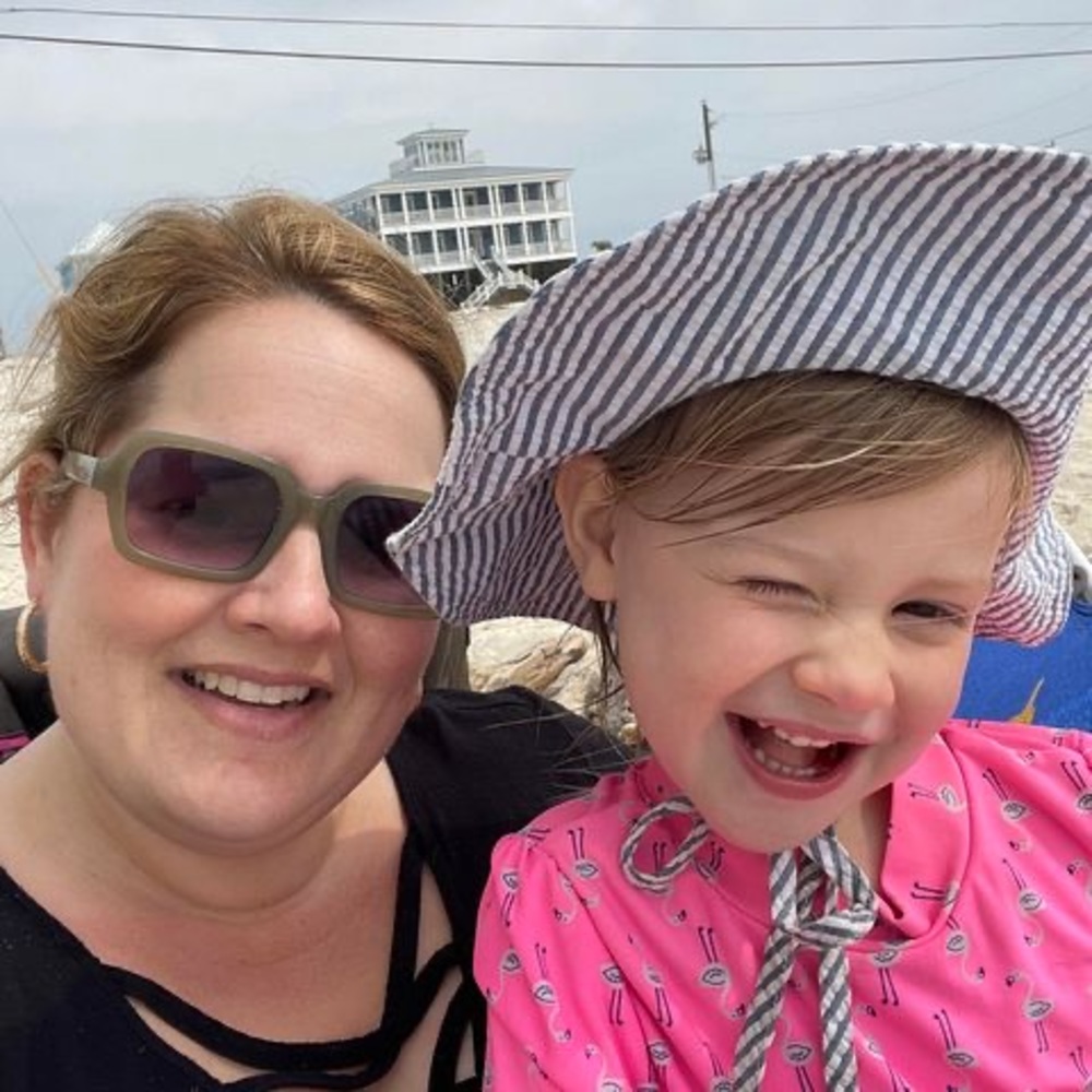 Meet your Posher, Hilary